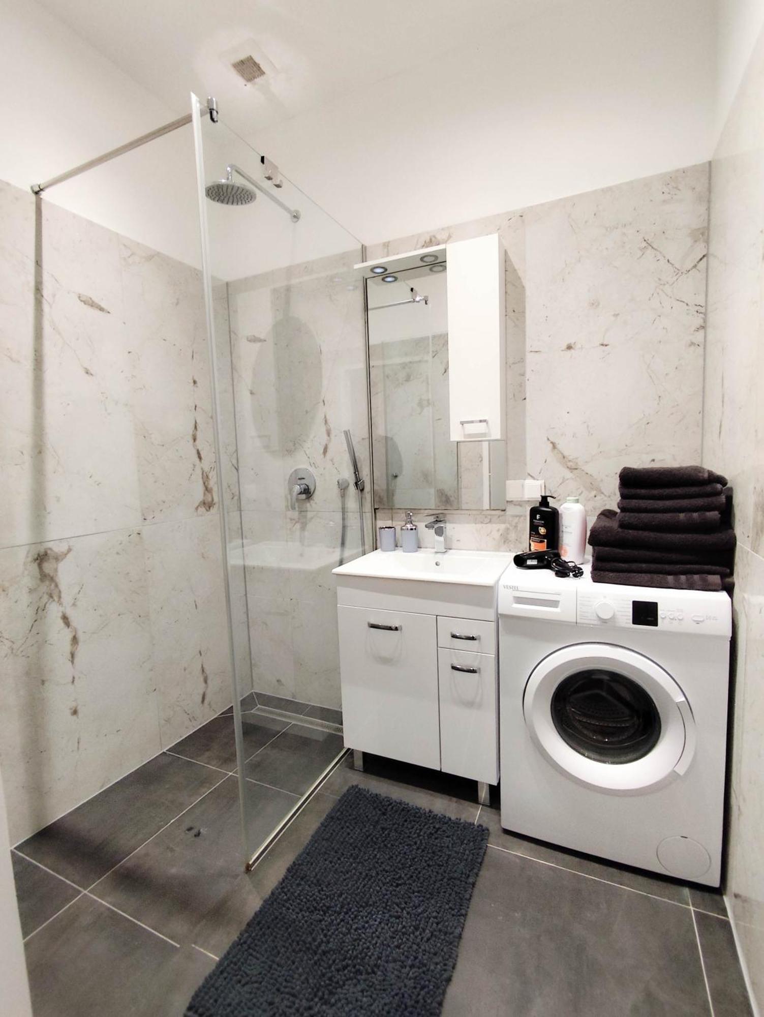 Cozy In Location With Free Parking Wien