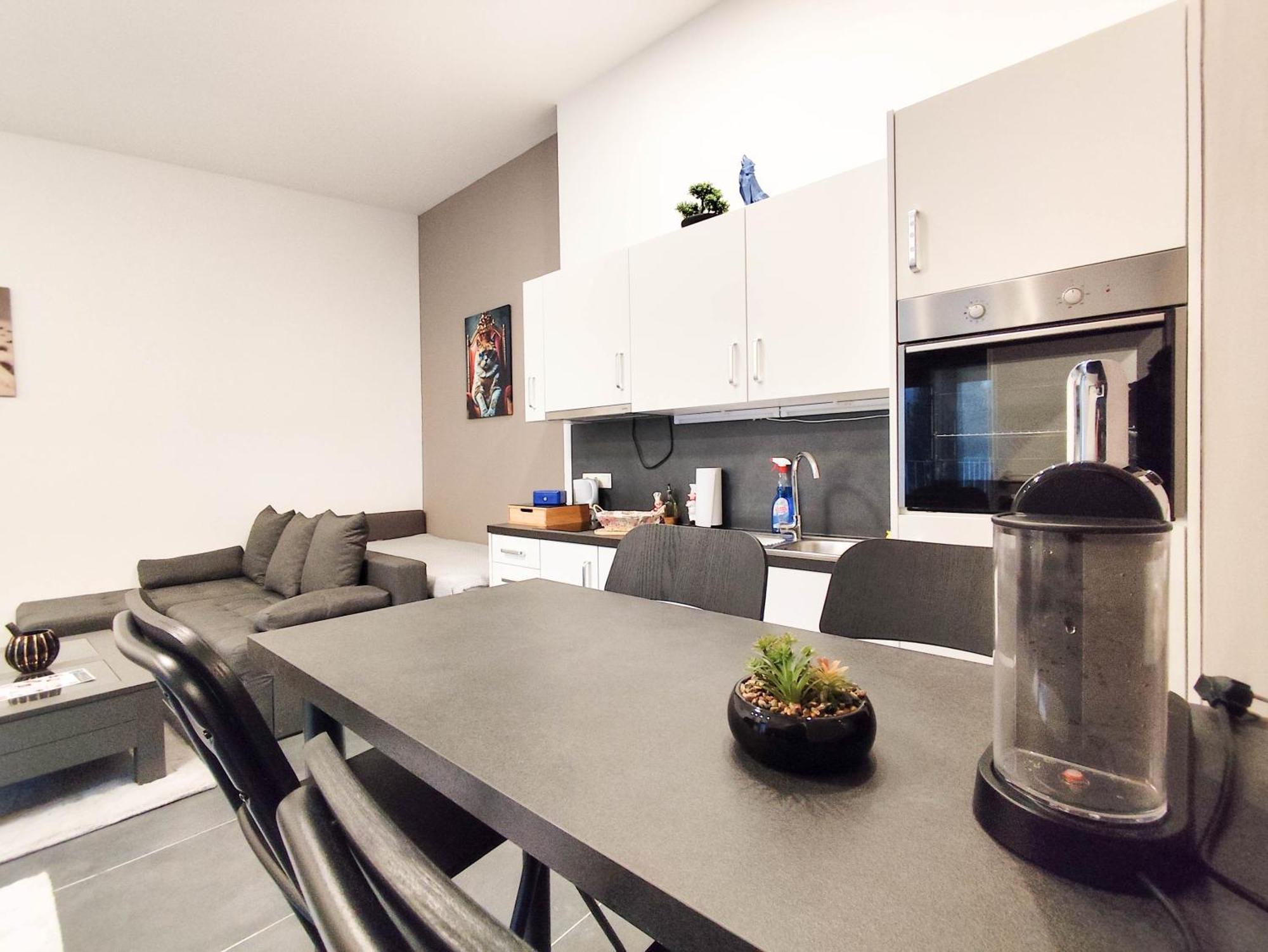 Cozy In Location With Free Parking Wien