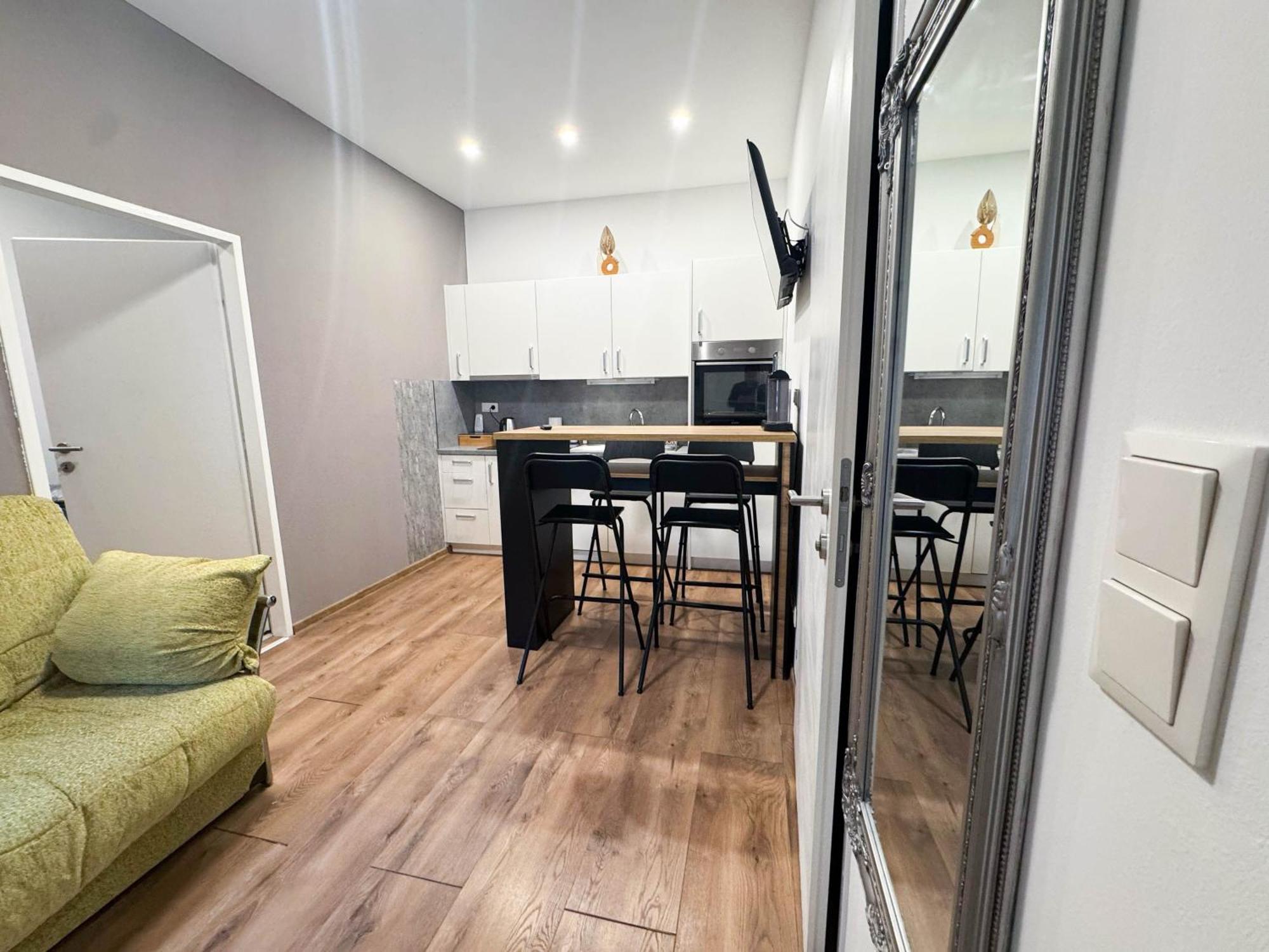 Cozy In Location With Free Parking Apartment Wien