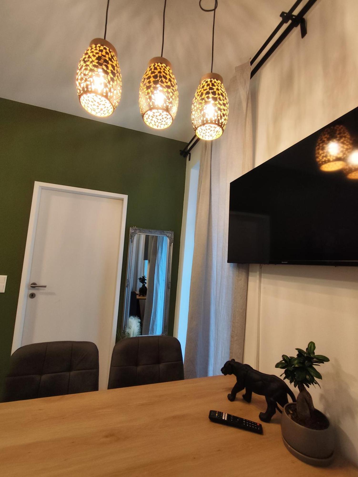Cozy In Location With Free Parking Wien